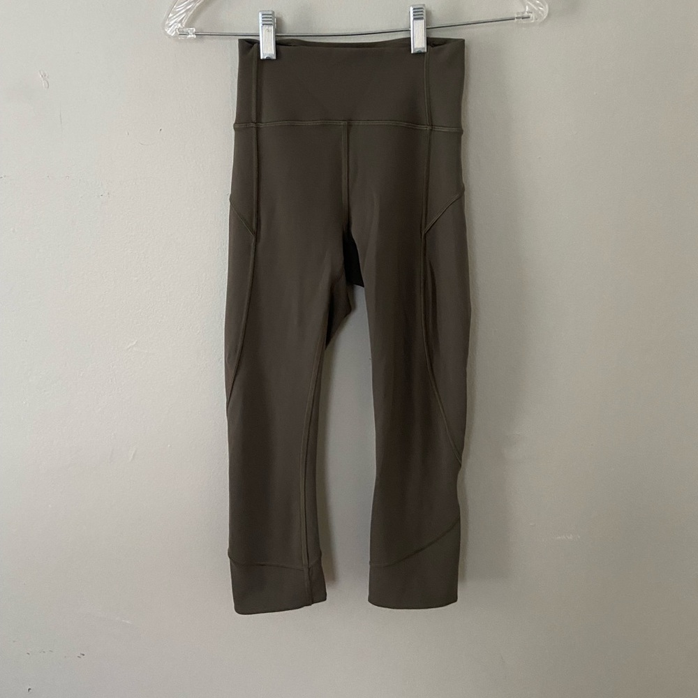 Sage In Movement Cropped Lululemon Leggings size 2